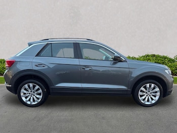 Used Volkswagen T-Roc 2020 for sale - 76547691: Photo