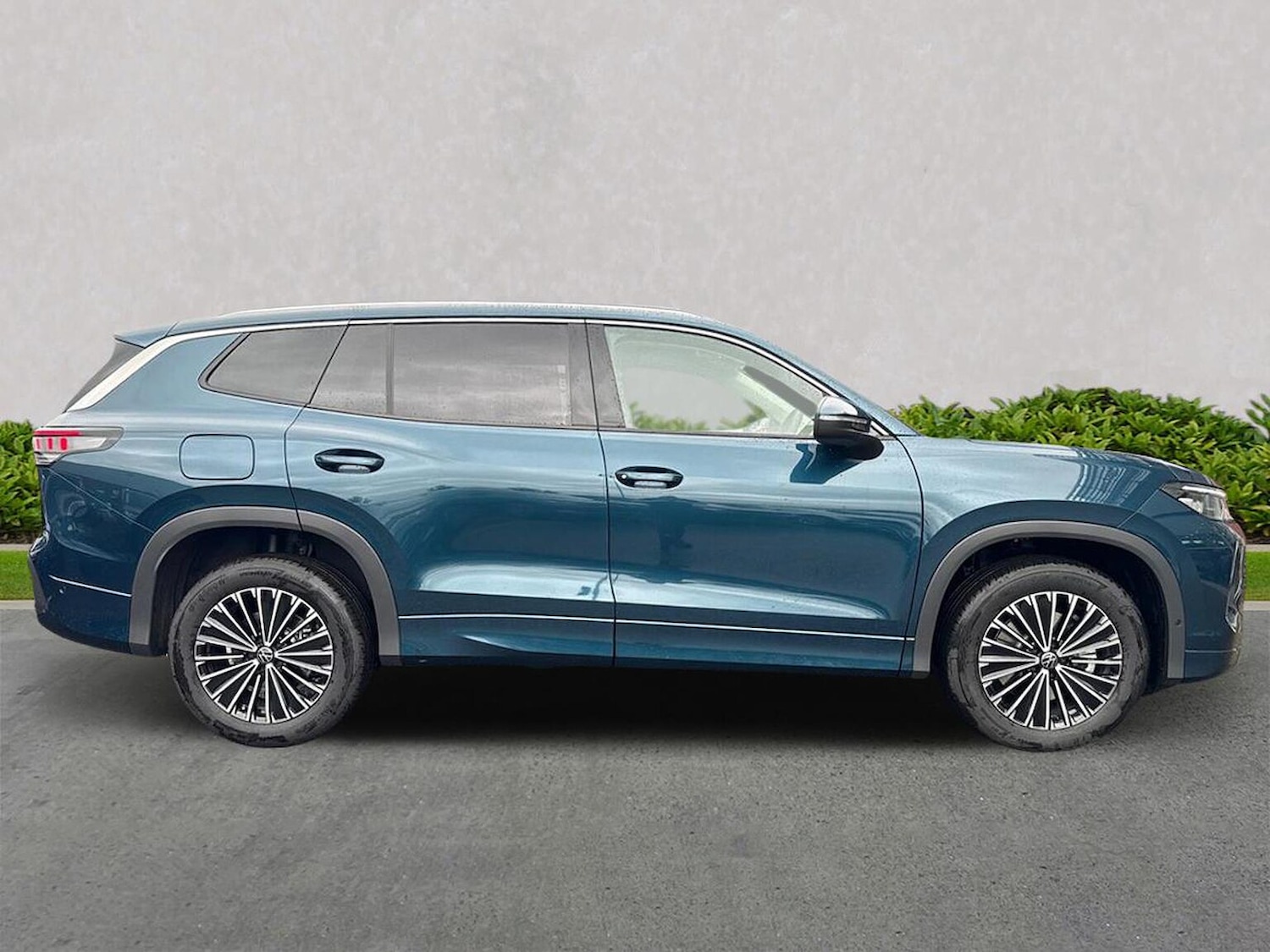 Used Volkswagen Touran 2025 for sale - 77635487: Photo 3