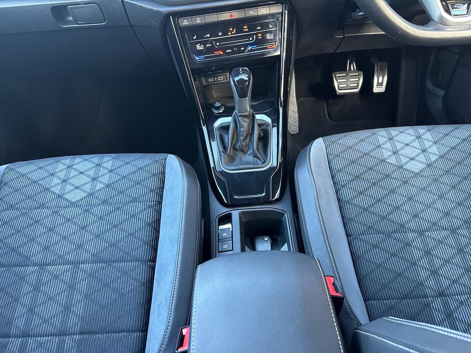 Used Volkswagen T-Roc 2022 for sale - 76046078: Photo 13