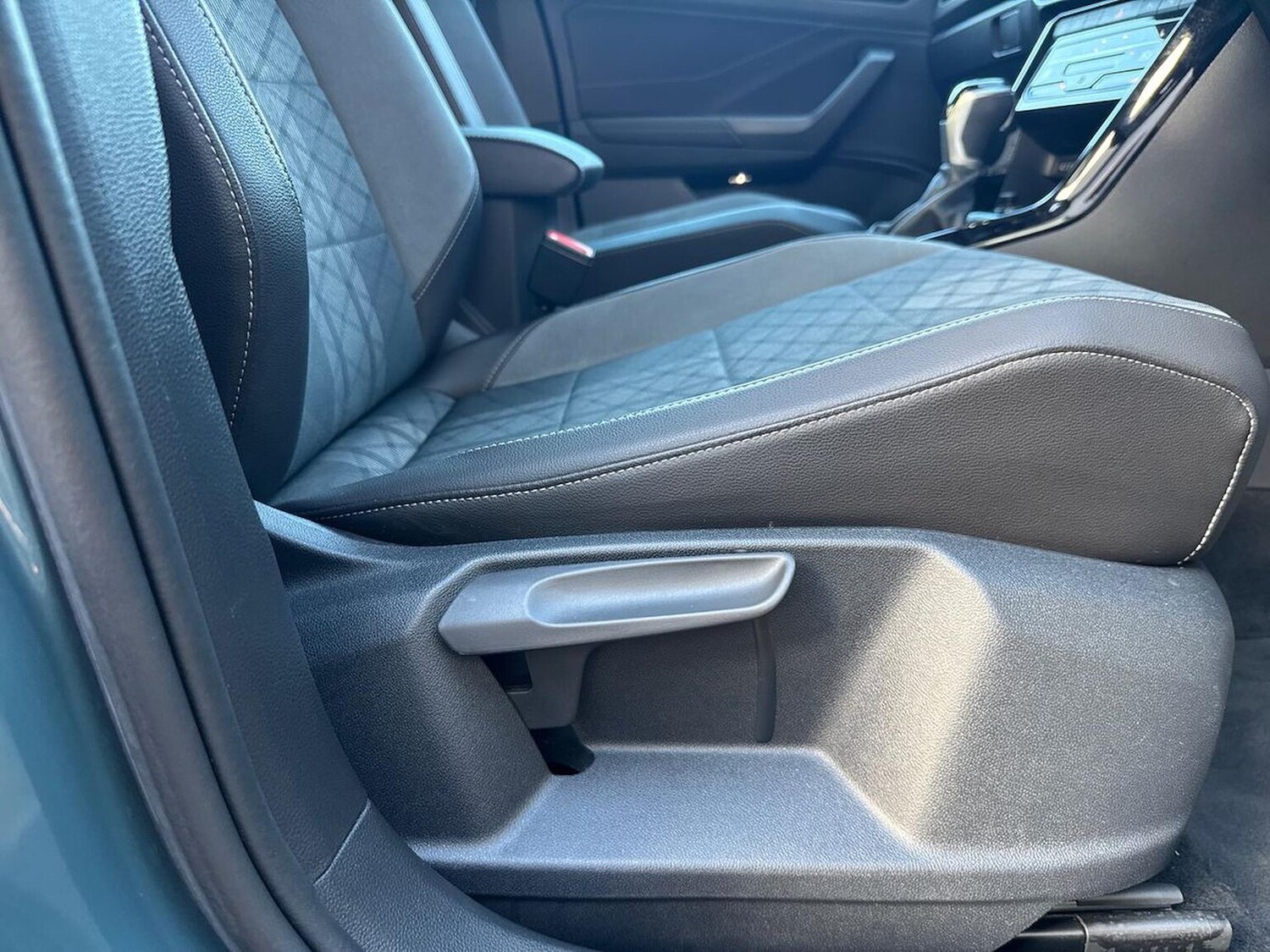 Used Volkswagen T-Roc 2022 for sale - 76046078: Photo 30
