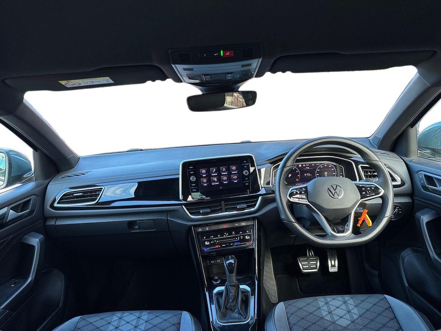 Used Volkswagen T-Roc 2022 for sale - 76046078: Photo 8