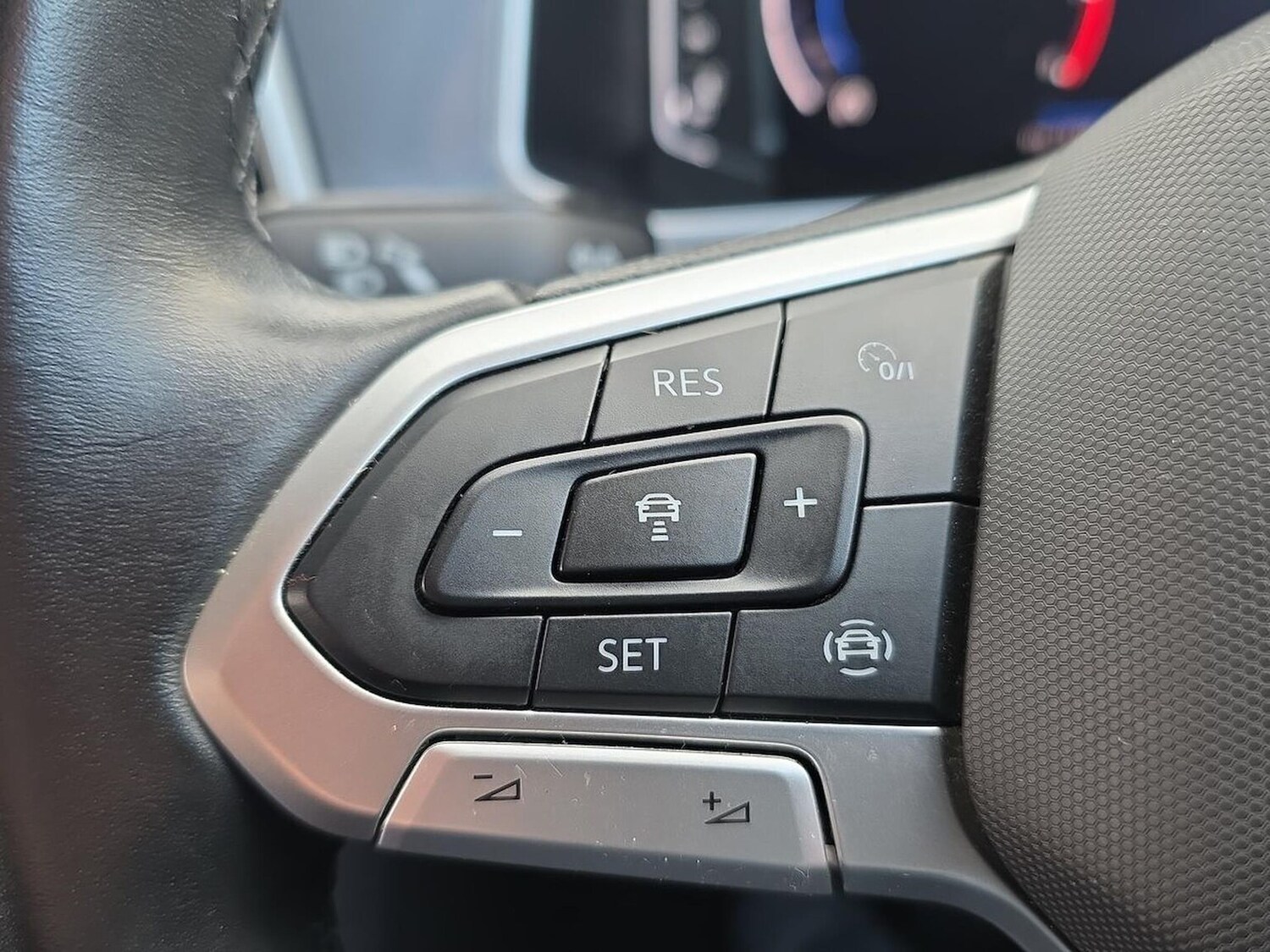 Used Volkswagen T-Roc 2023 for sale - 76444503: Photo 27