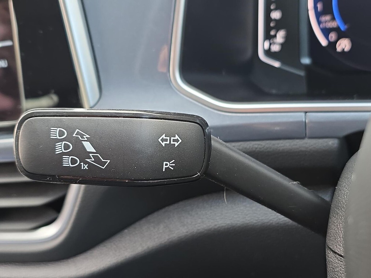 Used Volkswagen T-Roc 2023 for sale - 76444503: Photo 29