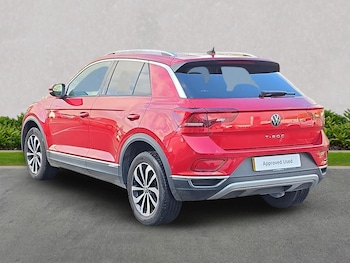 Used Volkswagen T-Roc 2023 for sale - 76444503: Photo
