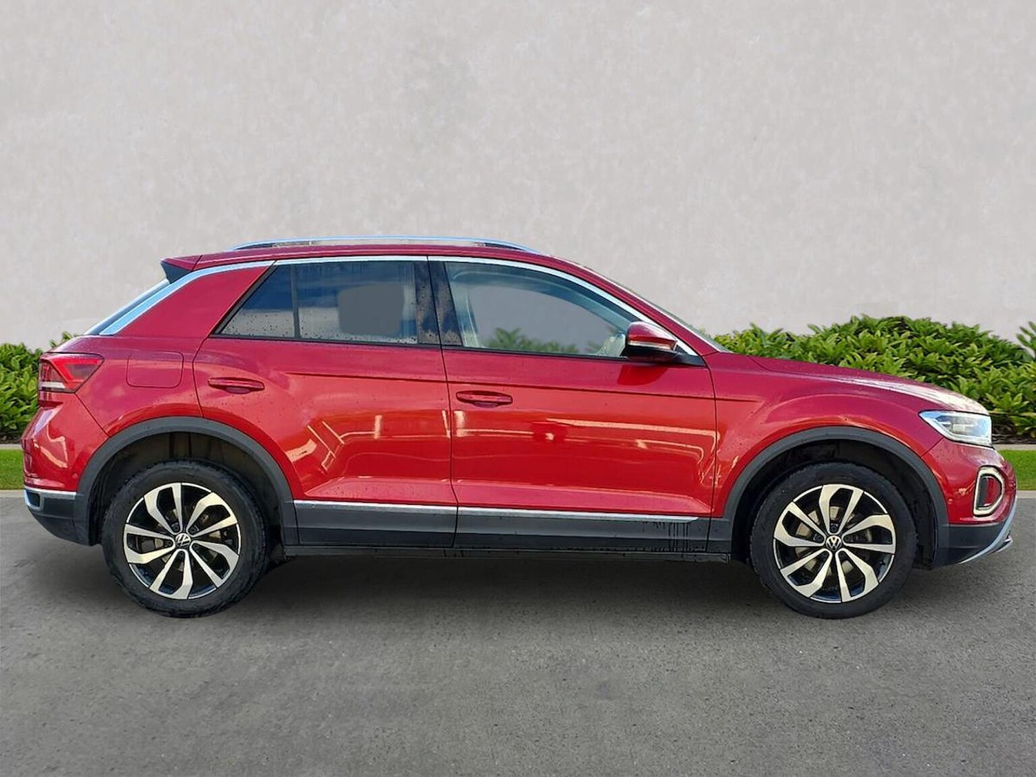 Used Volkswagen T-Roc 2023 for sale - 76444503: Photo 3