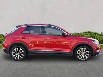 Used Volkswagen T-Roc 2023 for sale - 76444503: Photo