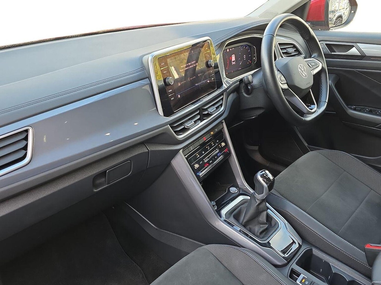 Used Volkswagen T-Roc 2023 for sale - 76444503: Photo 7