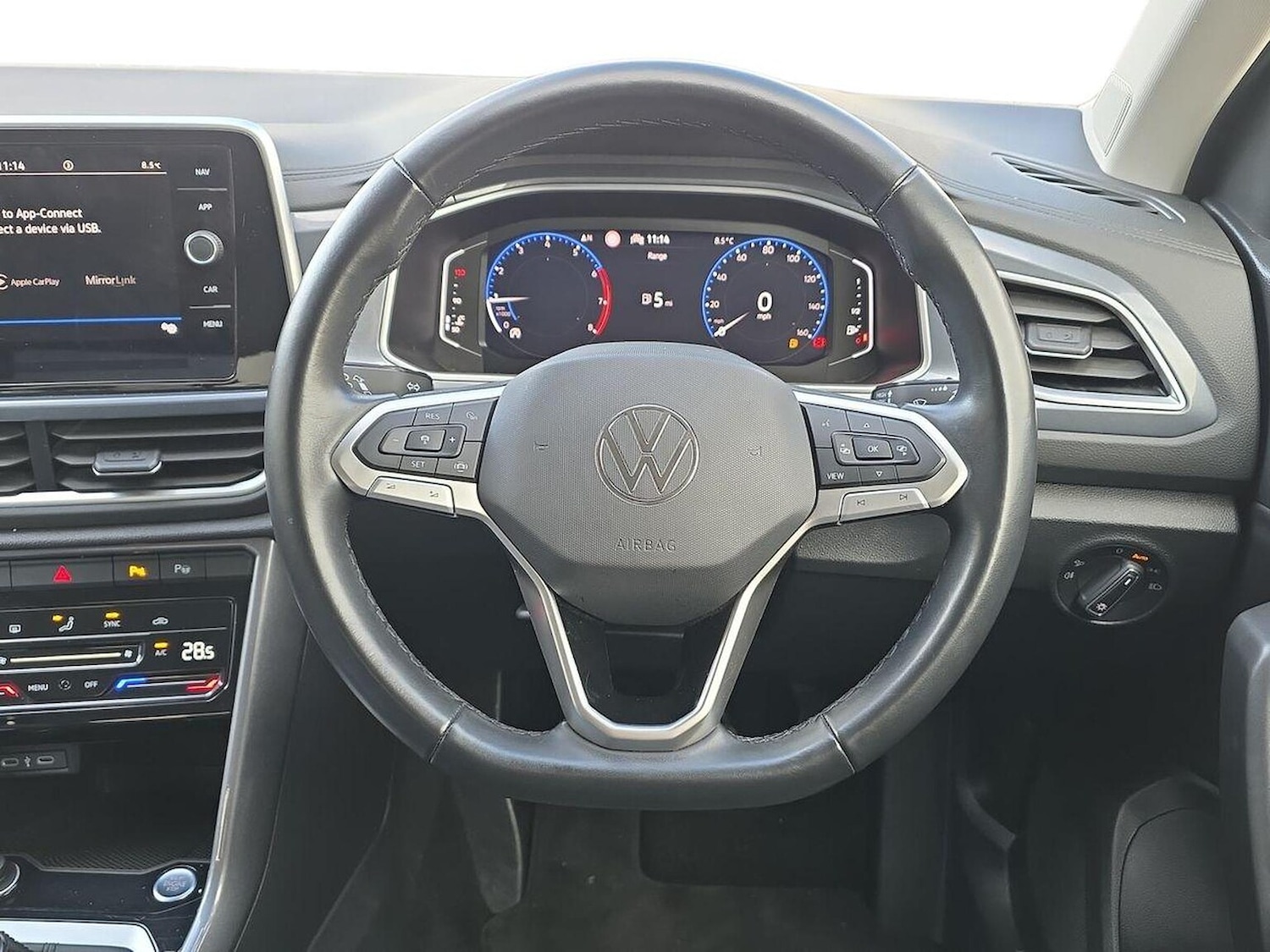 Used Volkswagen T-Roc 2023 for sale - 76444503: Photo 9