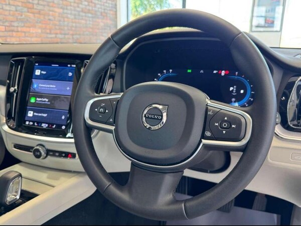 Used Volvo V60 2023 for sale - 76312282: Photo 23