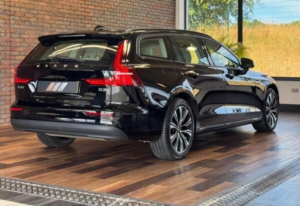 Used Volvo V60 2023 for sale - 76312282: Photo 6