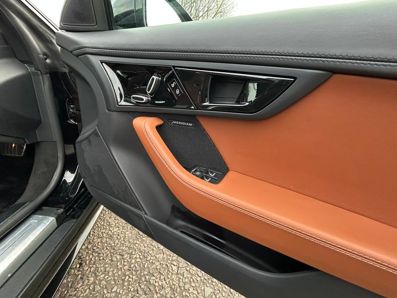 Used Jaguar F-Type 2018 for sale - 77890450: Photo 21