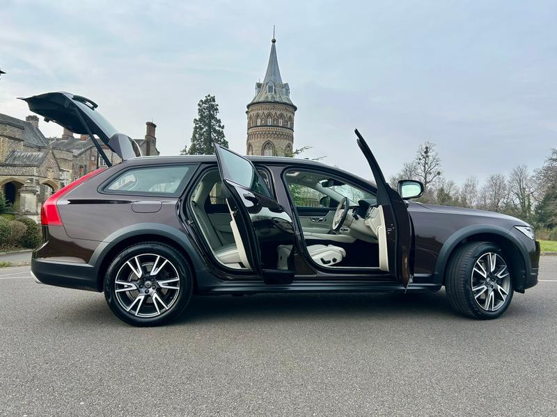 Used Volvo V90 Cross Country 2020 for sale - 77989149: Photo 17