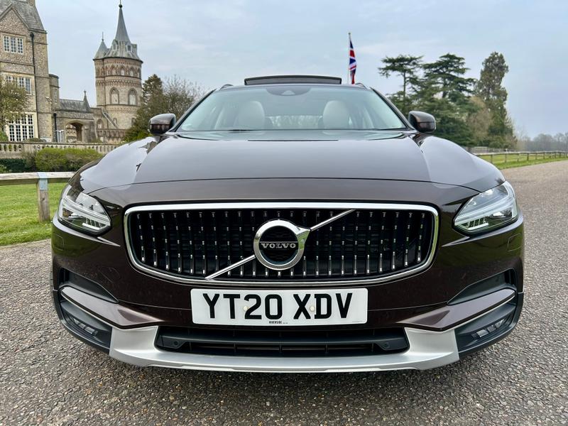 Used Volvo V90 Cross Country 2020 for sale - 77989149: Photo 2