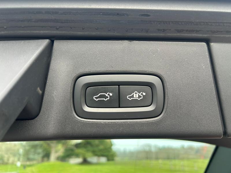 Used Volvo V90 Cross Country 2020 for sale - 77989149: Photo 21