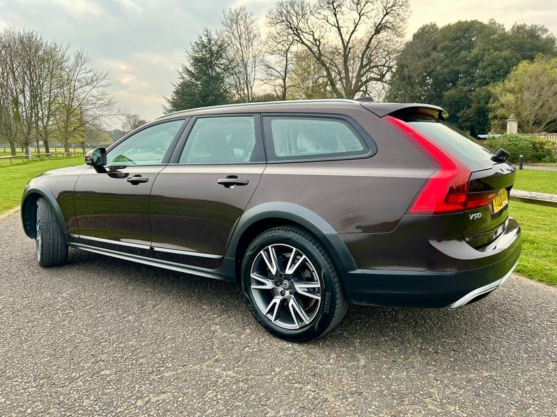 Used Volvo V90 Cross Country 2020 for sale - 77989149: Photo 8
