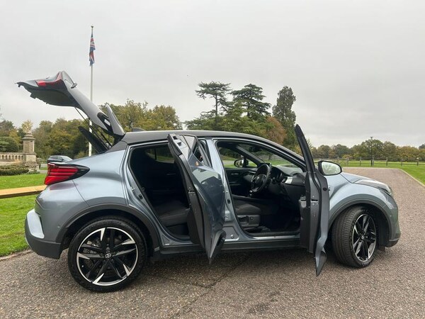 Used Toyota C-HR 2023 for sale - 76255437: Photo 14