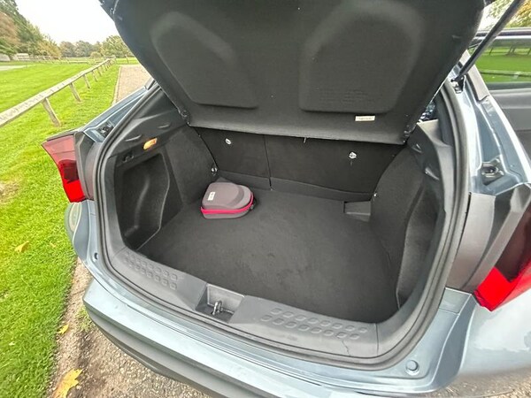 Used Toyota C-HR 2023 for sale - 76255437: Photo 15