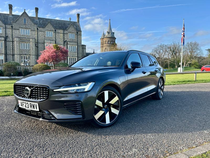 Used Volvo V60 2023 for sale - 78136850: Photo 1