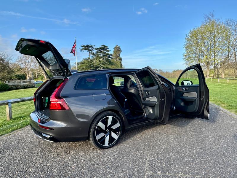 Used Volvo V60 2023 for sale - 78136850: Photo 18