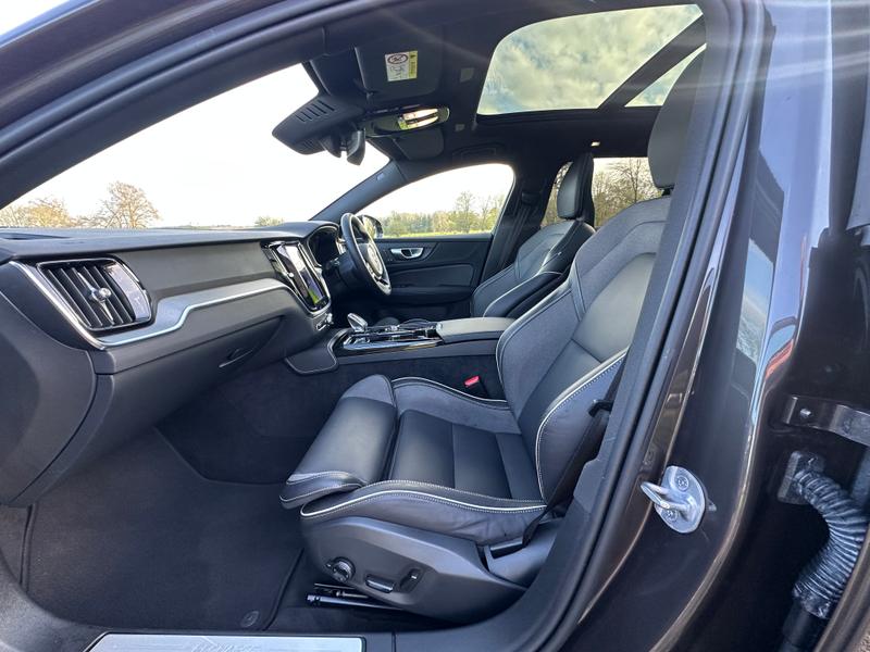 Used Volvo V60 2023 for sale - 78136850: Photo 23