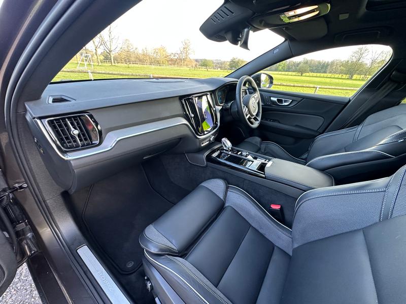 Used Volvo V60 2023 for sale - 78136850: Photo 24