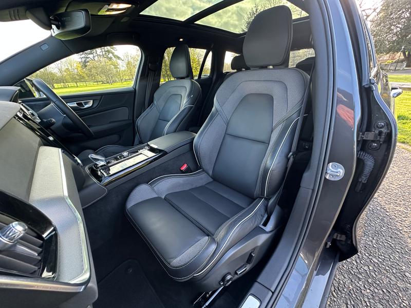 Used Volvo V60 2023 for sale - 78136850: Photo 25