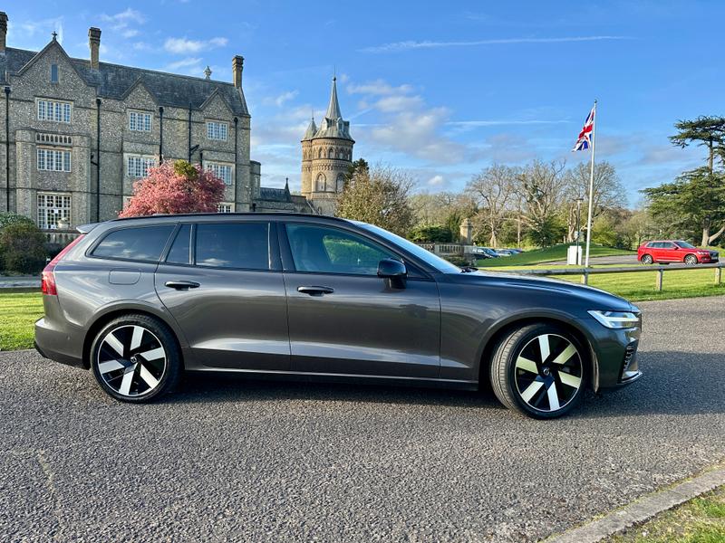 Used Volvo V60 2023 for sale - 78136850: Photo 5