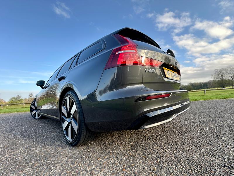 Used Volvo V60 2023 for sale - 78136850: Photo 9