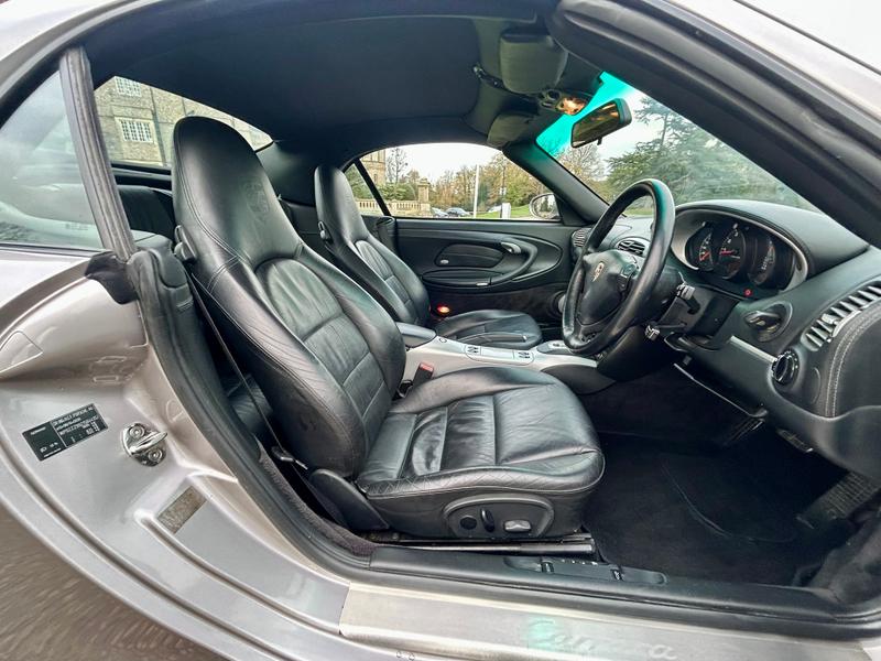 Used Porsche 911 for sale - 76716430: Photo 24