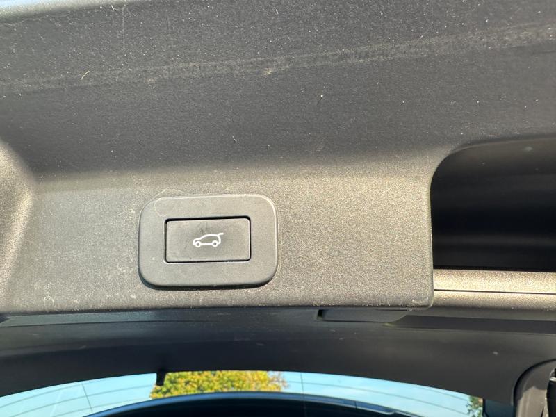 Used Jaguar F-Pace 2023 for sale - 76248442: Photo 19