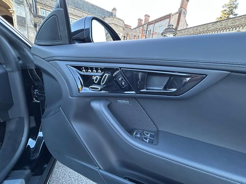 Used Jaguar F-Type 2019 for sale - 76190521: Photo 18