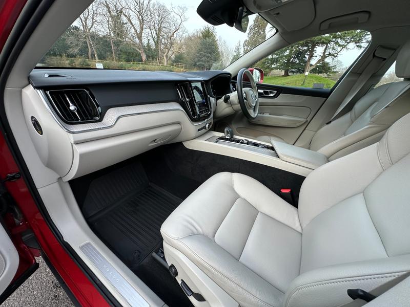 Used Volvo XC60 2022 for sale - 77965892: Photo 25