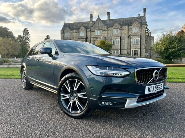 Used Volvo V90 Cross Country 2019 for sale - 76190464: Photo 2