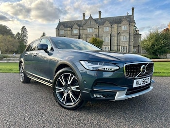 Used Volvo V90 Cross Country 2019 for sale - 76190464: Photo