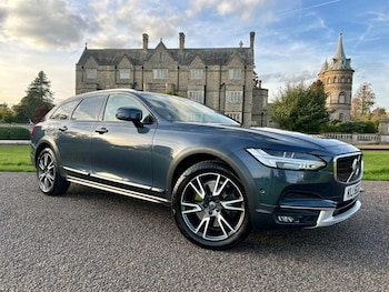 Used Volvo V90 Cross Country 2019 for sale - 76190464: Photo