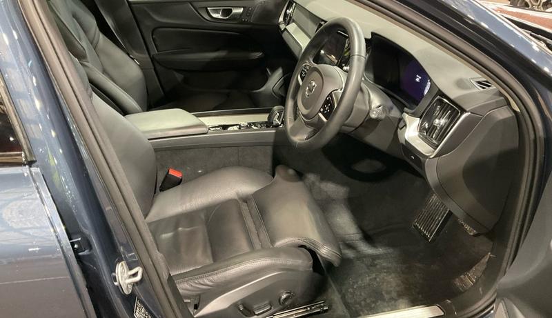 Used Volvo V60 2023 for sale - 77280491: Photo 10