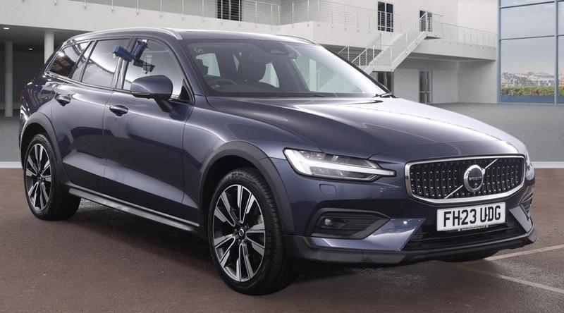 Used Volvo V60 2023 for sale - 77280491: Photo 2