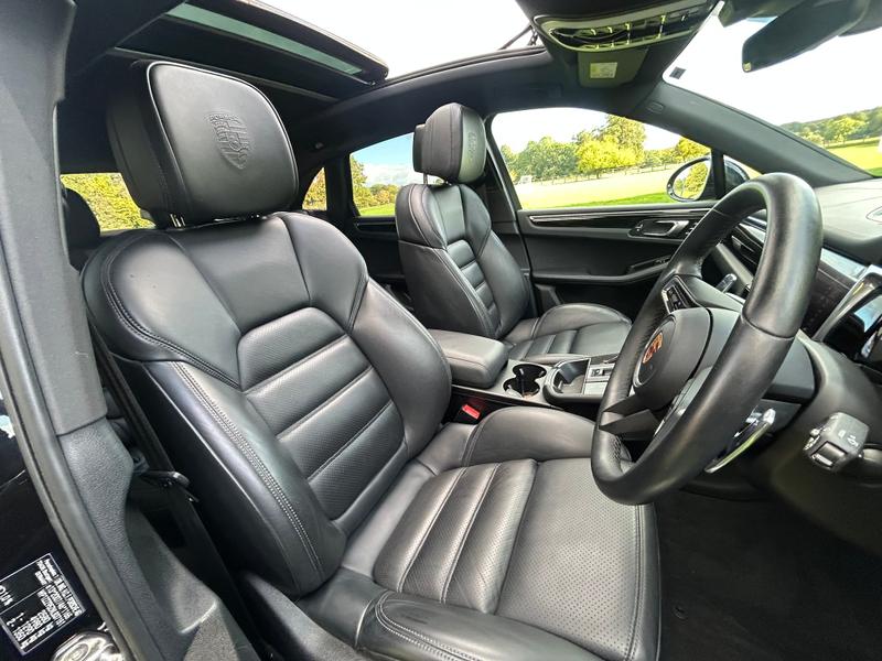 Used Porsche Macan 2022 for sale - 76017210: Photo 25