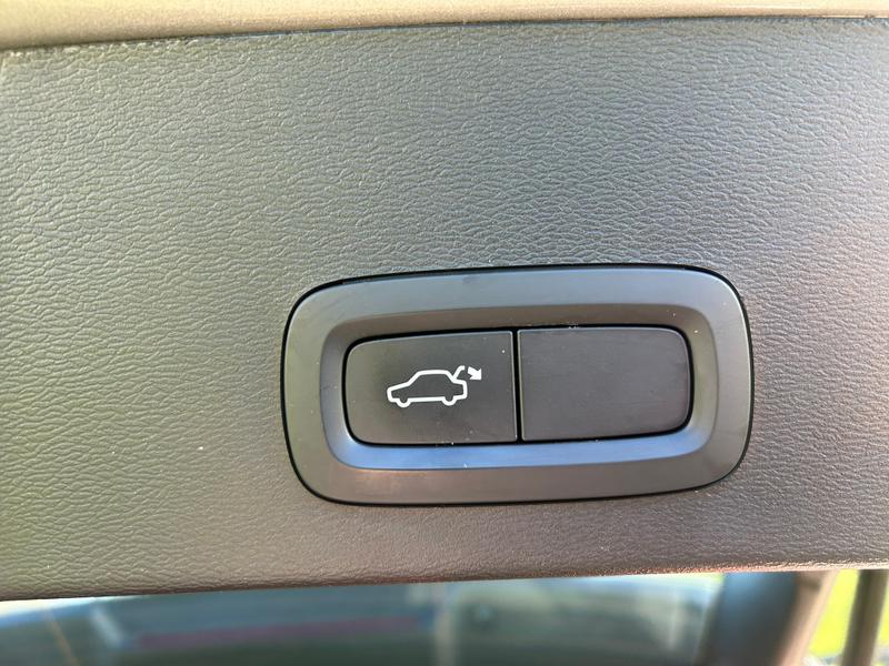 Used Volvo XC40 2021 for sale - 76782377: Photo 15