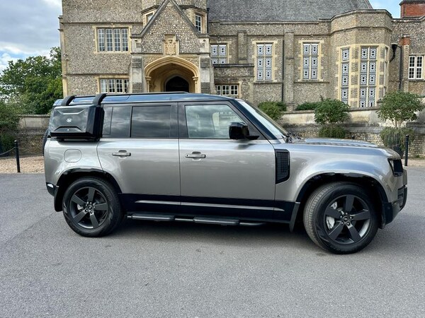 Used Land Rover Defender 110 2023 for sale - 75667740: Photo 4