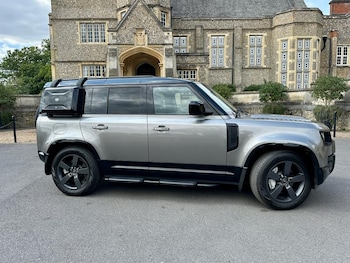 Used Land Rover Defender 110 2023 for sale - 75667740: Photo
