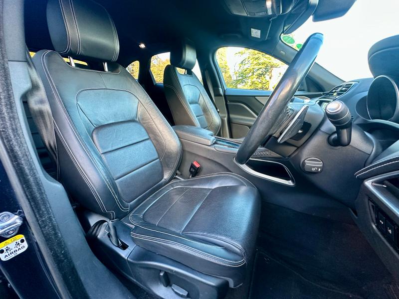 Used Jaguar F-Pace 2017 for sale - 76452719: Photo 11