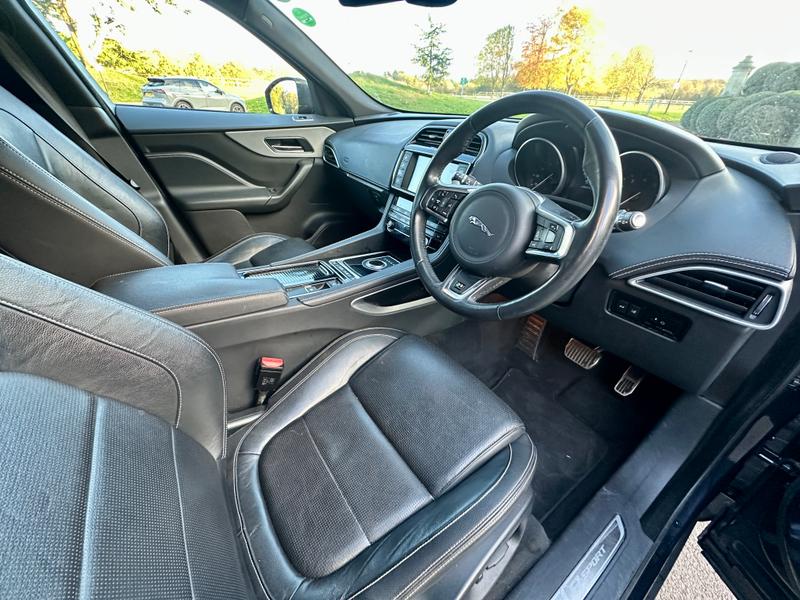 Used Jaguar F-Pace 2017 for sale - 76452719: Photo 12