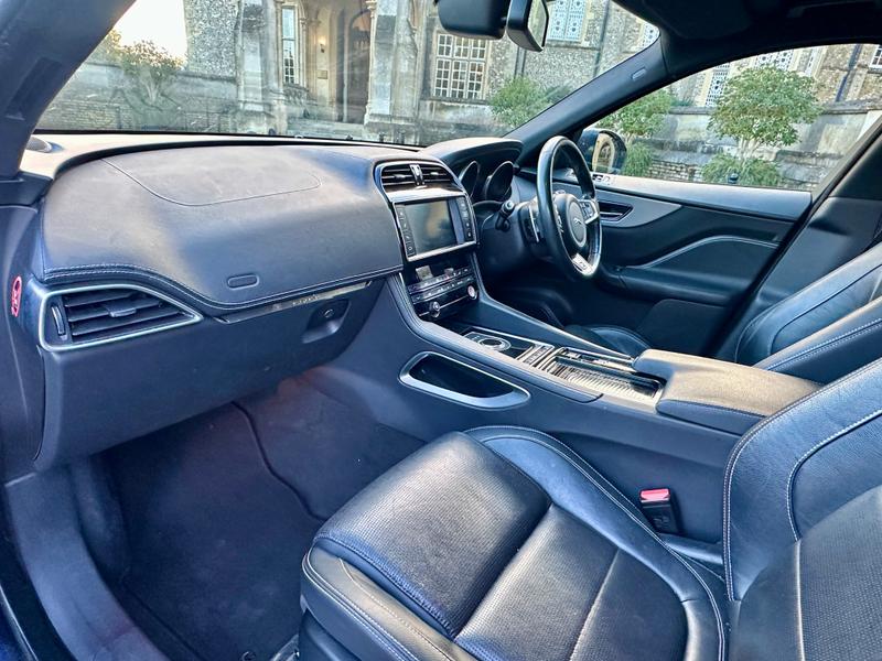 Used Jaguar F-Pace 2017 for sale - 76452719: Photo 14