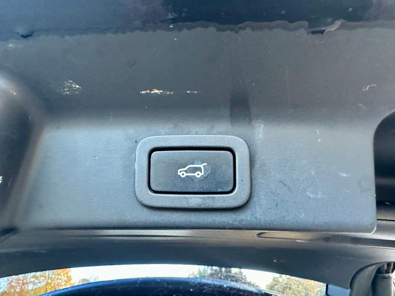 Used Jaguar F-Pace 2017 for sale - 76452719: Photo 24