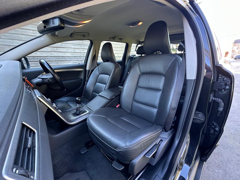 Used Volvo XC70 2011 for sale - 78171996: Photo 21