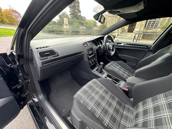 Used Volkswagen Golf 2014 for sale - 76266009: Photo 20