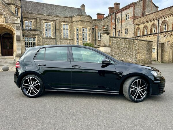 Used Volkswagen Golf 2014 for sale - 76266009: Photo 5