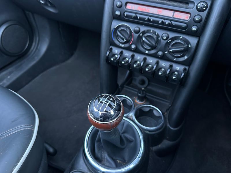 Used MINI Convertible 2008 for sale - 77819631: Photo 19