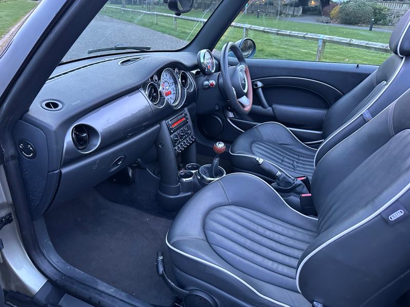 Used MINI Convertible 2008 for sale - 77785396: Photo 13